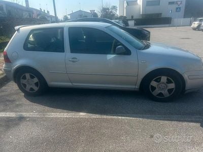 Usata VW Golf IV 2000 Grigio Berlina