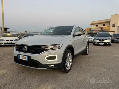 Usata VW T-Roc 150 CV (110 kW) 2018 Grigio SUV