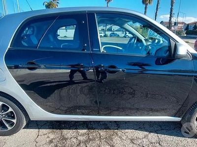 Usata Smart ForFour 70 CV (51 kW) 2015 Bianco Utilitaria