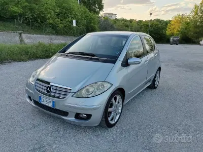 Usata Mercedes A200 140 CV (102 kW) 2005 Grigio Monovolume