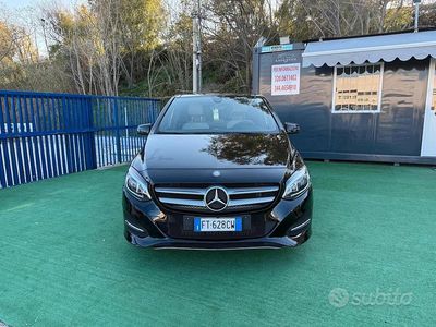 Usata Mercedes B180 108 CV (79 kW) 2017 Nero Monovolume
