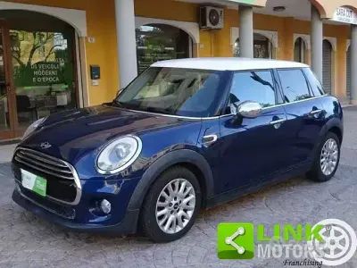 Käytetty Mini Cooper D 116 HP (85 kW) 2015 Sininen Viistoperä