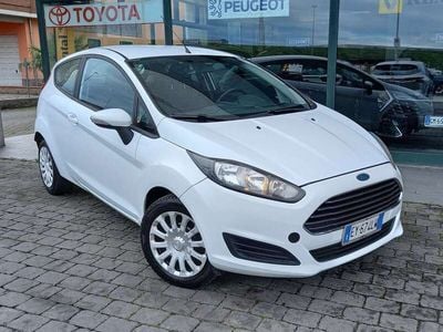 Usata Ford Fiesta 97 CV (71 kW) 2015 Bianco Utilitaria