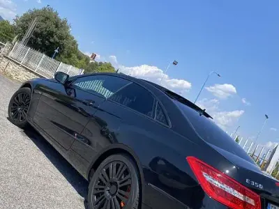 Usata Mercedes E350 231 CV (169 kW) 2009 Nero Coupé