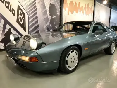 Usata Porsche 928 S 310 CV (228 kW) 1984 Grigio Coupé