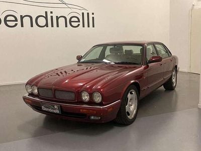 Usata Jaguar XJR S 396 CV (291 kW) 1996 Rosso Berlina