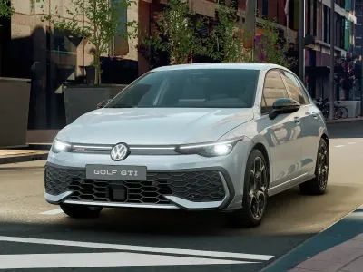 Nuova VW Golf VIII GTI 265 CV (194 kW) 2026 Crystal ice blue metallizzato Berlina