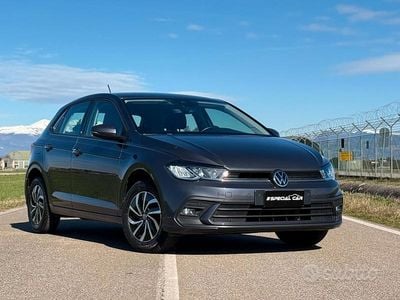 Usata VW Polo Life 80 CV (58 kW) 2024 Grigio Utilitaria