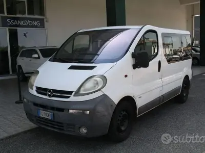 Usata Opel Vivaro 2003 Bianco Monovolume
