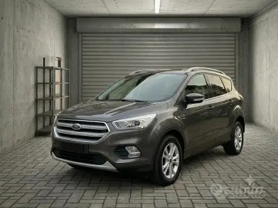 Usata Ford Kuga 120 CV (88 kW) 2018 Grigio SUV