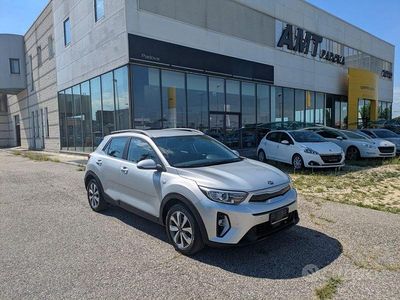 Usata Kia Stonic Style 84 CV (61 kW) 2021 Grigio SUV