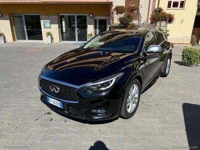 Usata Infiniti Q30 Premium 109 CV (80 kW) 2017 Nero Utilitaria