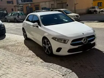 Usata Mercedes A180 116 CV (85 kW) 2019 Bianco Berlina