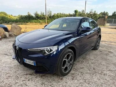 Usata Alfa Romeo Stelvio Sprint 190 CV (139 kW) 2020 Blu/azzurro SUV