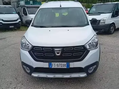 Gebraucht Dacia Dokker 95 PS (69 kW) 2019 Weiß Van / Kleinbus