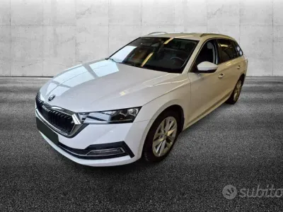 Usata Skoda Octavia Executive 110 CV (80 kW) 2021 Bianco Station wagon