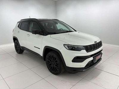 Usata Jeep Compass 131 CV (96 kW) 2023 Alpine white + tetto nero SUV