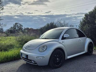 Usata VW Beetle 90 CV (66 kW) 2000 Nero Utilitaria