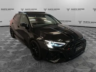 Usata Audi RS3 Sportback Ambiente 400 CV (294 kW) 2023 Nero / metallizzato Utilitaria