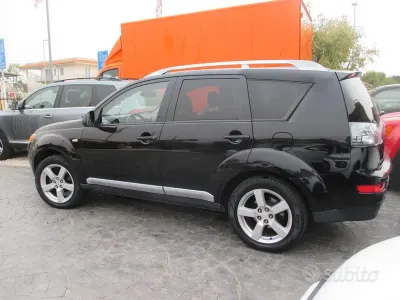 Usata Mitsubishi Outlander Instyle 140 CV (102 kW) 2007 Nero SUV