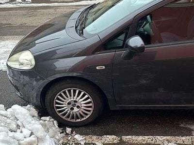 Usata Fiat Punto Dynamic 95 CV (69 kW) 2007 Grigio Berlina