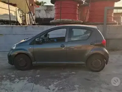 Usata Toyota Aygo 68 CV (50 kW) 2006 Grigio Utilitaria