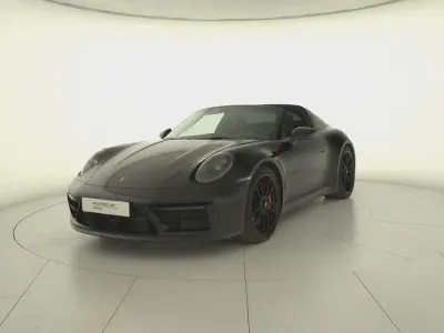 Usata Porsche 911 2023 Nero jet metallizzato Cabrio