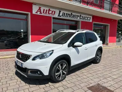 Usata Peugeot 2008 Allure 102 CV (75 kW) 2019 Bianco SUV