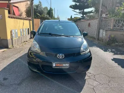 Usata Toyota Aygo Sol 68 CV (50 kW) 2009 Nero Utilitaria