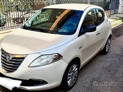 Begagnad Lancia Ypsilon 95 HK (69 kW) 2012 Vit Halvkombi