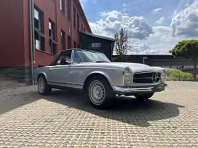 Usata Mercedes 230 150 CV (110 kW) 1965 Argento Cabrio