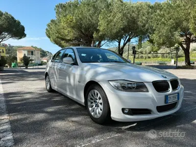 Usata BMW 318 143 CV (105 kW) 2009 Bianco Berlina