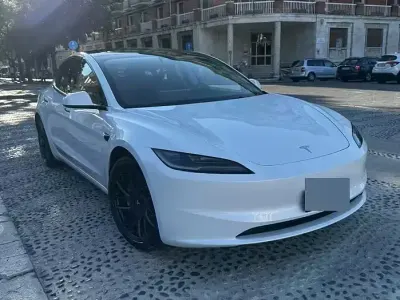 Usata Tesla Model 3 RWD 88 kW (120 CV) 2023 Bianco Berlina
