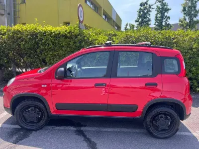 Usata Fiat Panda 4x4 S 86 CV (63 kW) 2020 Rosso Utilitaria