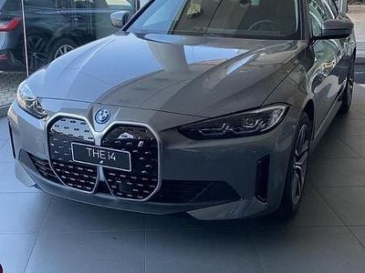 Usata BMW i4 Sport Line 250 kW (340 CV) 2023 Grigio Berlina