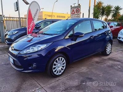 Usata Ford Fiesta 70 CV (51 kW) 2011 Blu Utilitaria