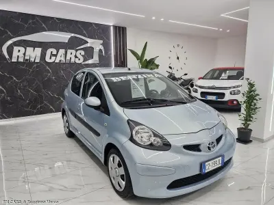 Usata Toyota Aygo 68 CV (50 kW) 2006 Grigio Utilitaria