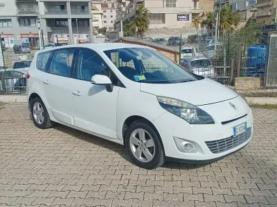 Usata Renault Scénic III 110 CV (80 kW) 2011 Monovolume