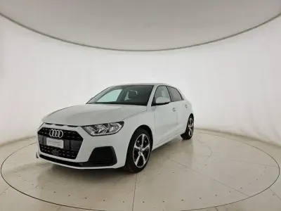 Usata Audi A1 Sportback Business 116 CV (85 kW) 2025 Bianco ghiacciaio metallizzato Utilitaria