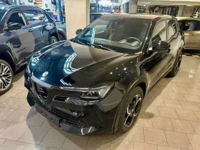 Nuova Alfa Romeo GT Junior Edizione Speciale 145 CV (106 kW) 2026 Nero tortona SUV