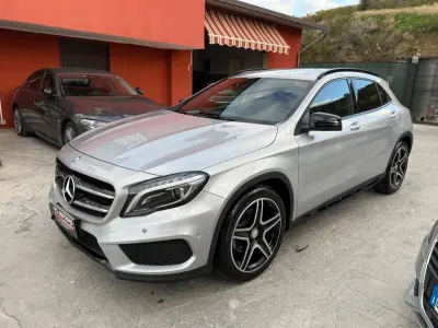 Usata Mercedes GLA220 Premium 177 CV (130 kW) 2015 Argento SUV