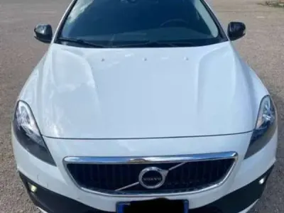 Usata Volvo V40 CC Business Edition 120 CV (88 kW) 2018 Bianco Station wagon