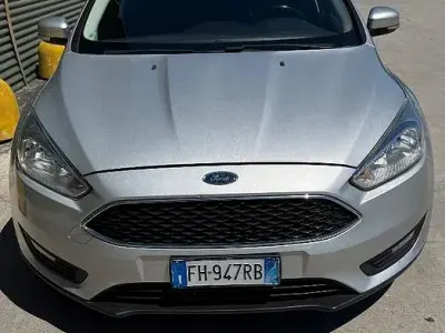 Usata Ford Focus 120 CV (88 kW) 2017 Grigio Station wagon