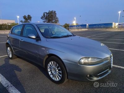 usata Alfa Romeo 147 1.9 JTD (115 CV) cat 5p. Distinctive