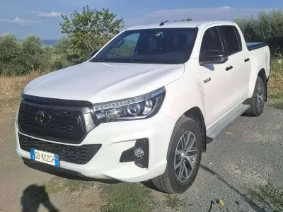 Usata Toyota HiLux Executive 150 CV (110 kW) 2020 Bianco Pick-up
