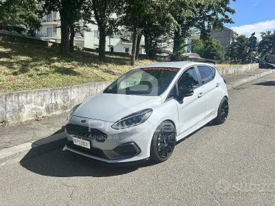 Usata Ford Fiesta ST 200 CV (147 kW) 2019 Grigio Utilitaria