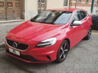 Usata Volvo V40 R-Design 120 CV (88 kW) 2017 Rosso Berlina