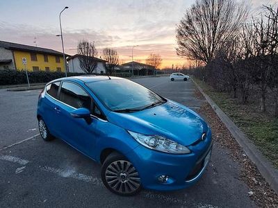 Usata Ford Fiesta 82 CV (60 kW) 2009 Blu Utilitaria
