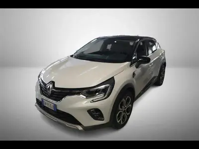 Usata Renault Captur Intens 100 CV (73 kW) 2023 Grigio chiaro SUV