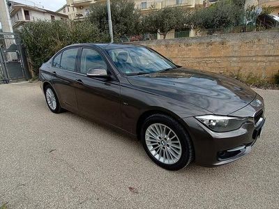 Usata BMW 318 Sport Line 2013 Marrone Berlina